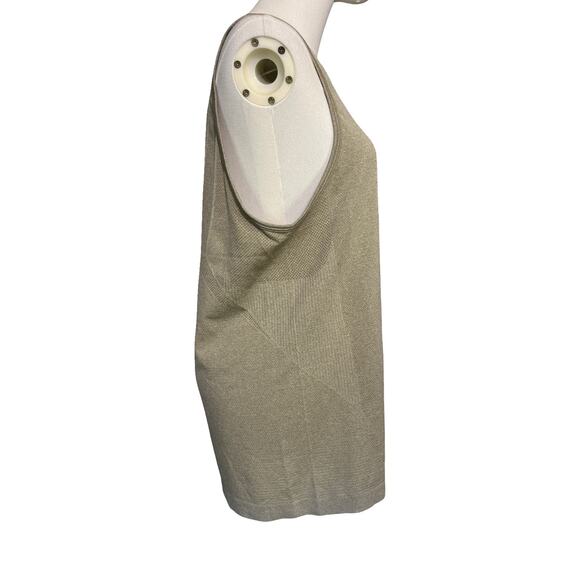 Lululemon Metal Vent Tech Tank Top M Beige Khaki Seamless Mesh Breathable - Picture 3 of 8